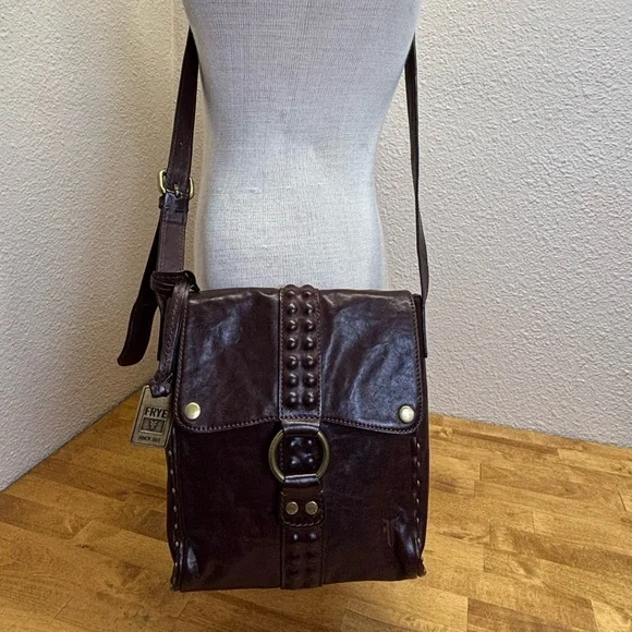 RARE Frye Studded Leather Crossbody Messenger Flap Bag Dark Brown - Picture 2 of 15